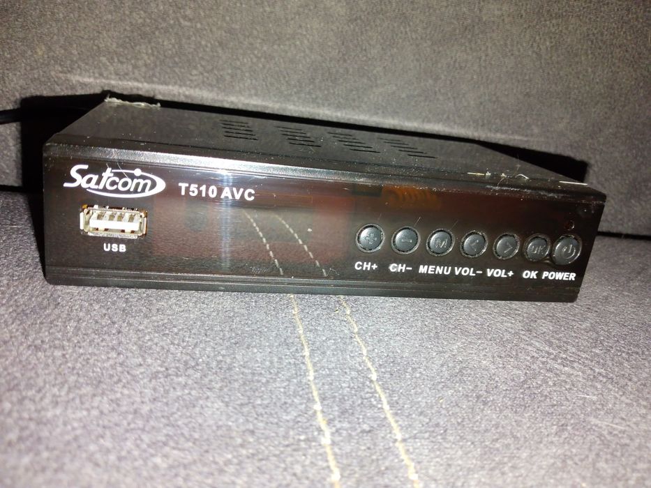 Продам тюнер т 2 на запчасти или под восстановления