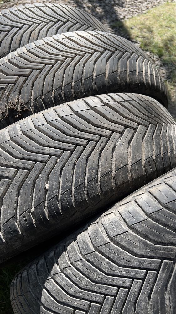 Michelin 225/ 60/ 17 4mm - uniwersalne cross climate 2