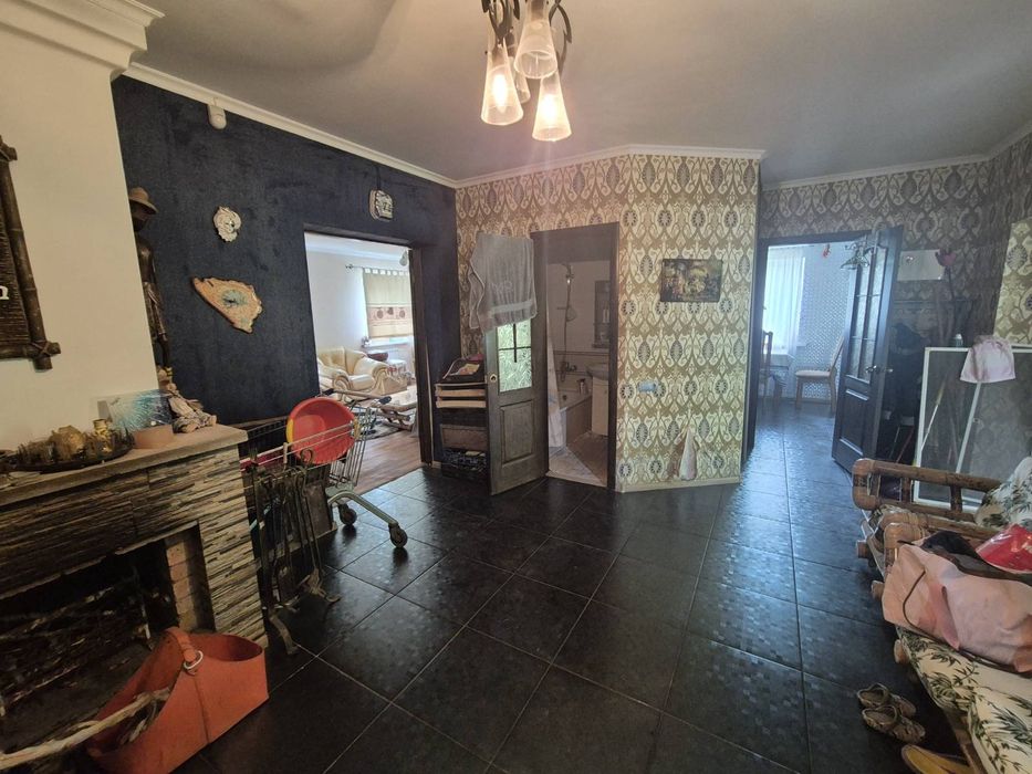 Продам частину будинку по вул.Короленка (біля річки)