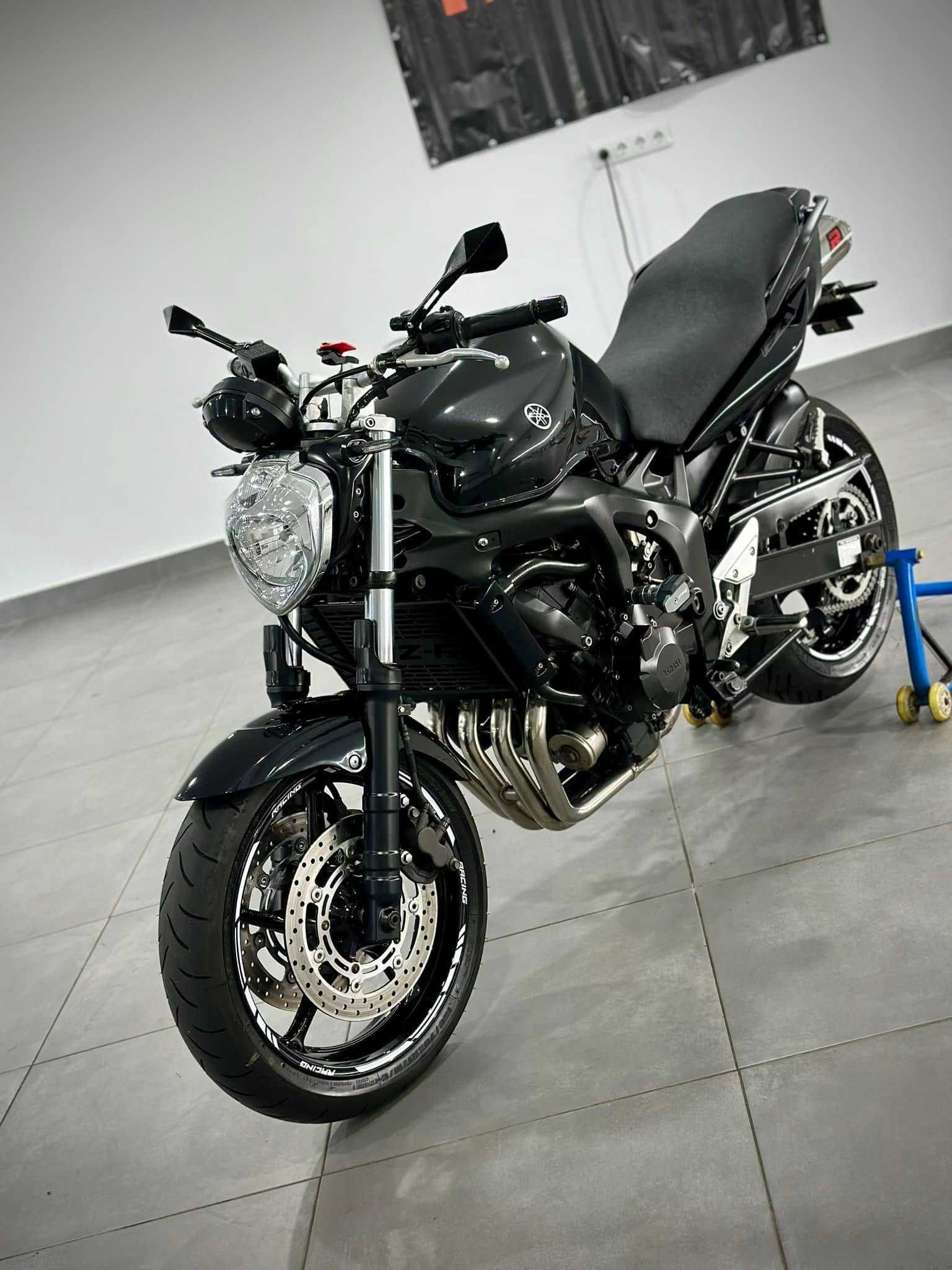 Moto Yamaha FZ6 N
