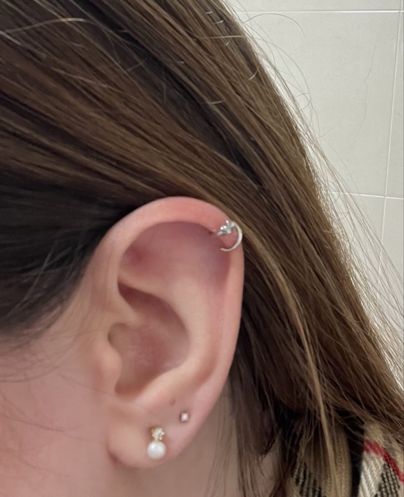 Earcuff de prata com estrela, magnólia