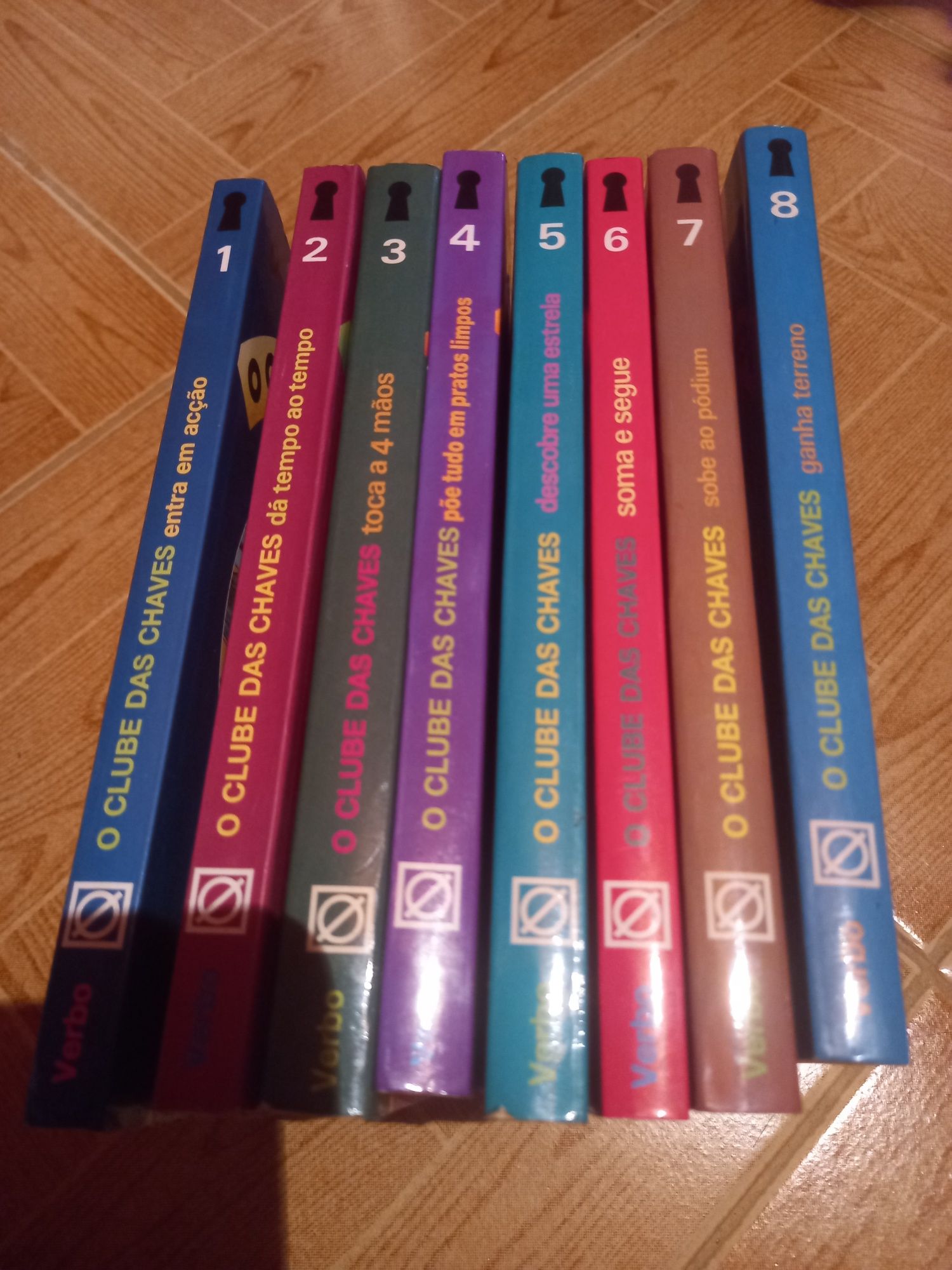 Livros juvenis Clube da Chaves 1 a 8