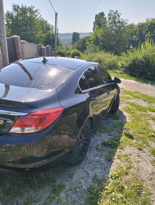 Автомобіль в хорошому стані, обслуговувався вчасно.