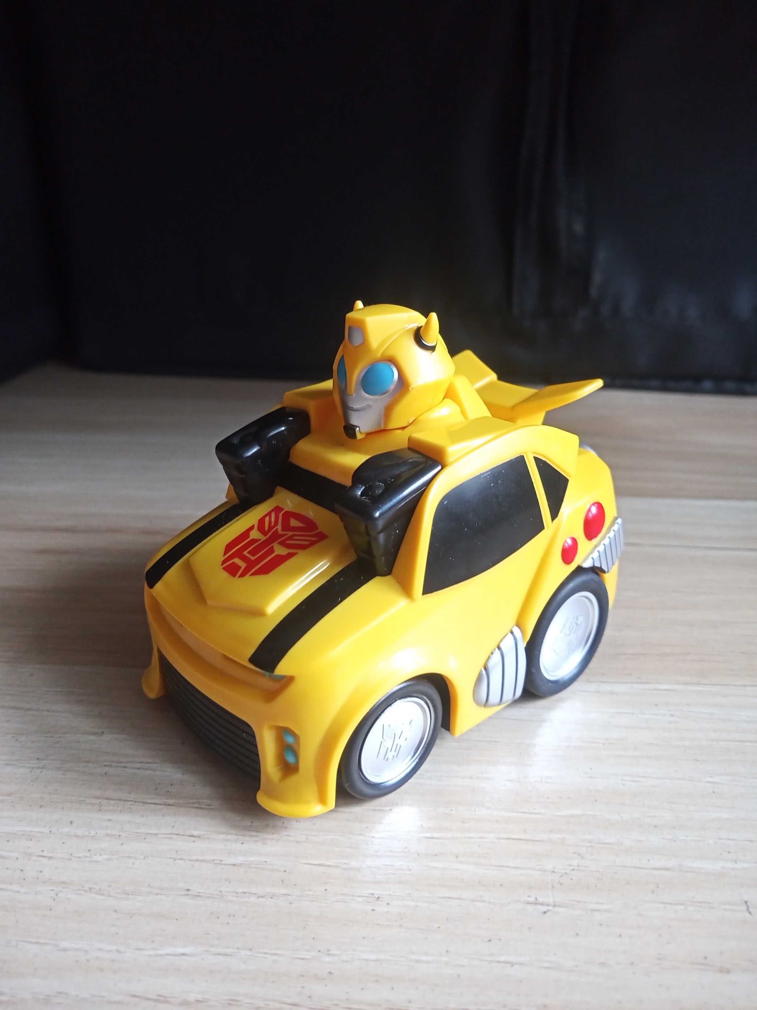Bumblebee Transformers Rescue Bots Academy autko Hasbro 2023