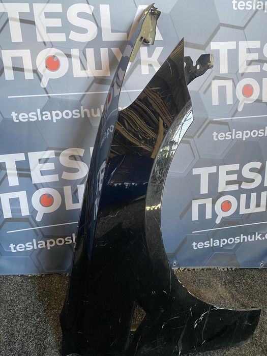 Крило Tesla Model 3 2018-2023