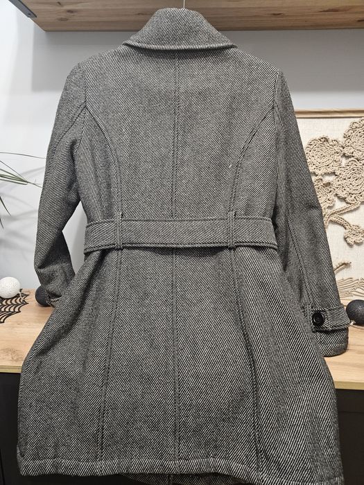 Elegancki ocieplany wełniany płaszcz C&A