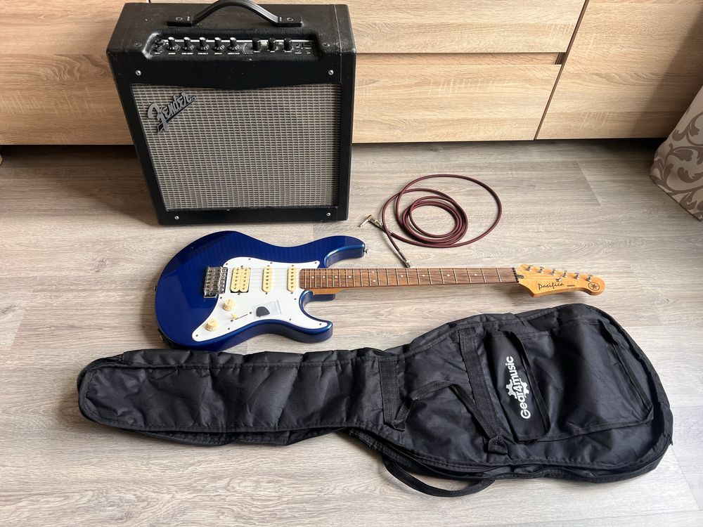 Yamaha Pacifica 012 + Комбопідсилювач Fender Mustang 2 40w + чохол