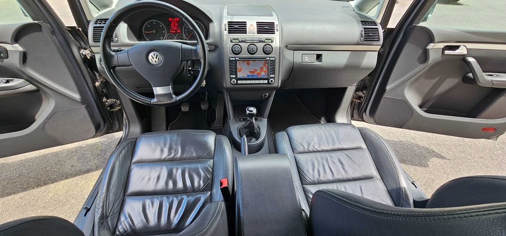 Volkswagen Touran 2.0 TDI Highline, 7 lug, IUC antigo, Pele, Bixenon