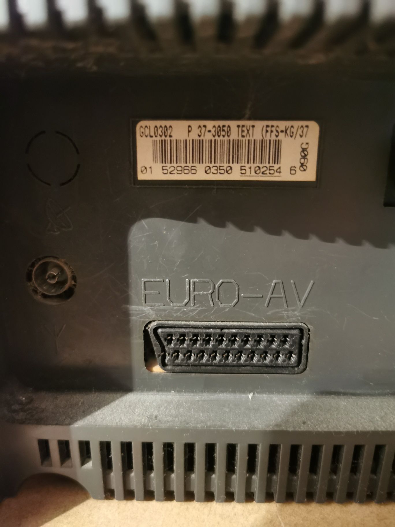 Telewizor GRUNDIG P-37  14 cali