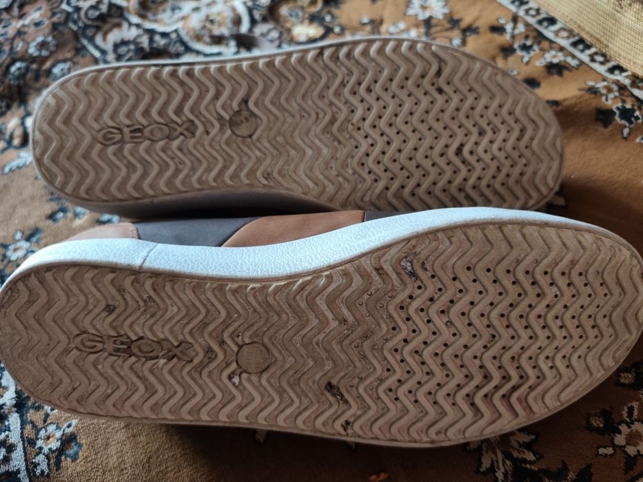 Чоловічі туфлі Geox