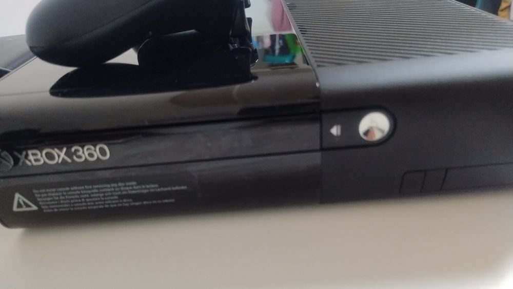 Xbox 360 (zasilacz, gamepad, konsol)