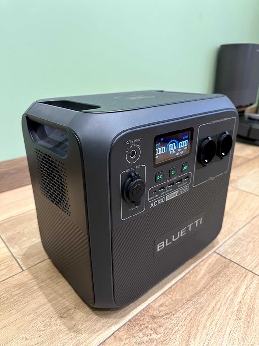 Зарядна станція Bluetti AC180