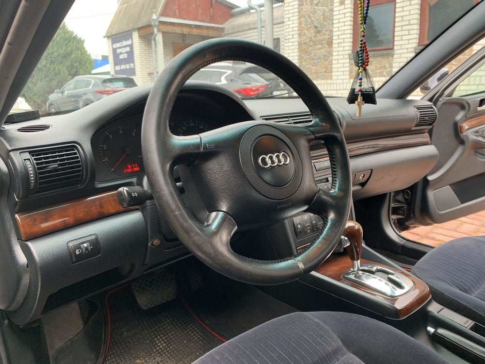 Audi A4 1999 року