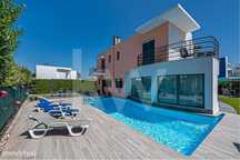 Moradia T3 + 1 Palmela Village Remodelada