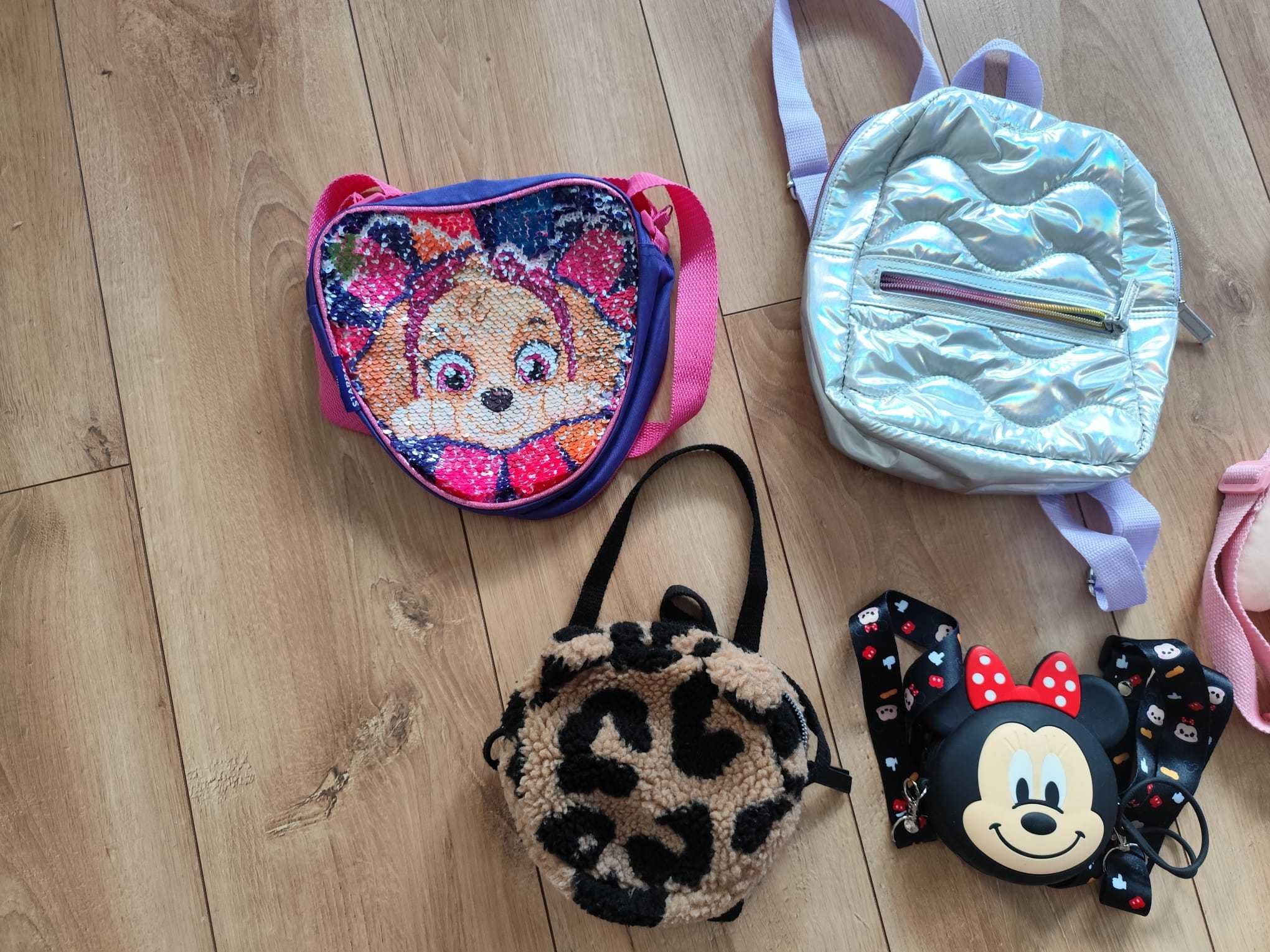 Zestaw 5 plecaczków dla dziewczynki – Minnie, brokat, pluszaki
