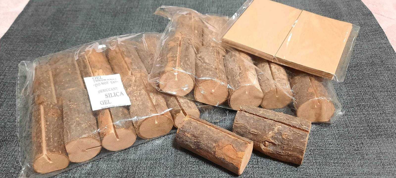 Натуральні дерев’яні тримачі для карток на святковий стіл, в інтер'єр