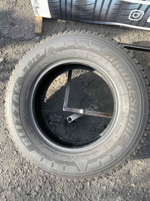 Шини 215/70 R15C пара Bridgestone 7мм, зима, 215 70 15C