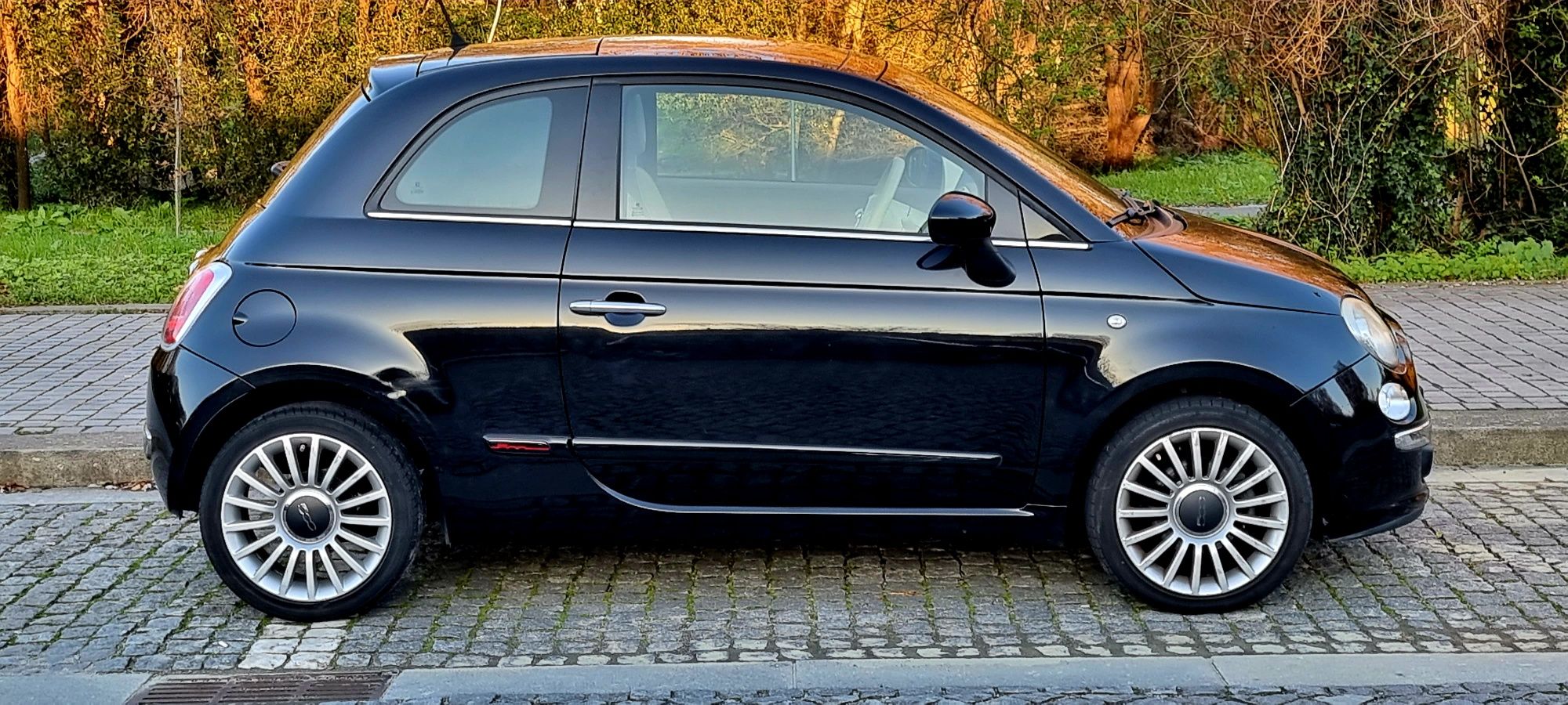 Vendo Fiat 500 de cor preto