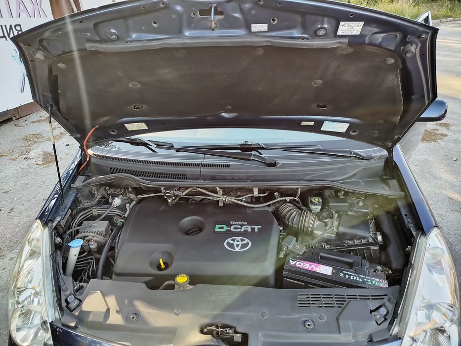 Toyota corolla verso 7 мест 2,2 дизель обмен