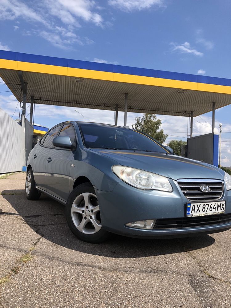 Продам hyundai elantra