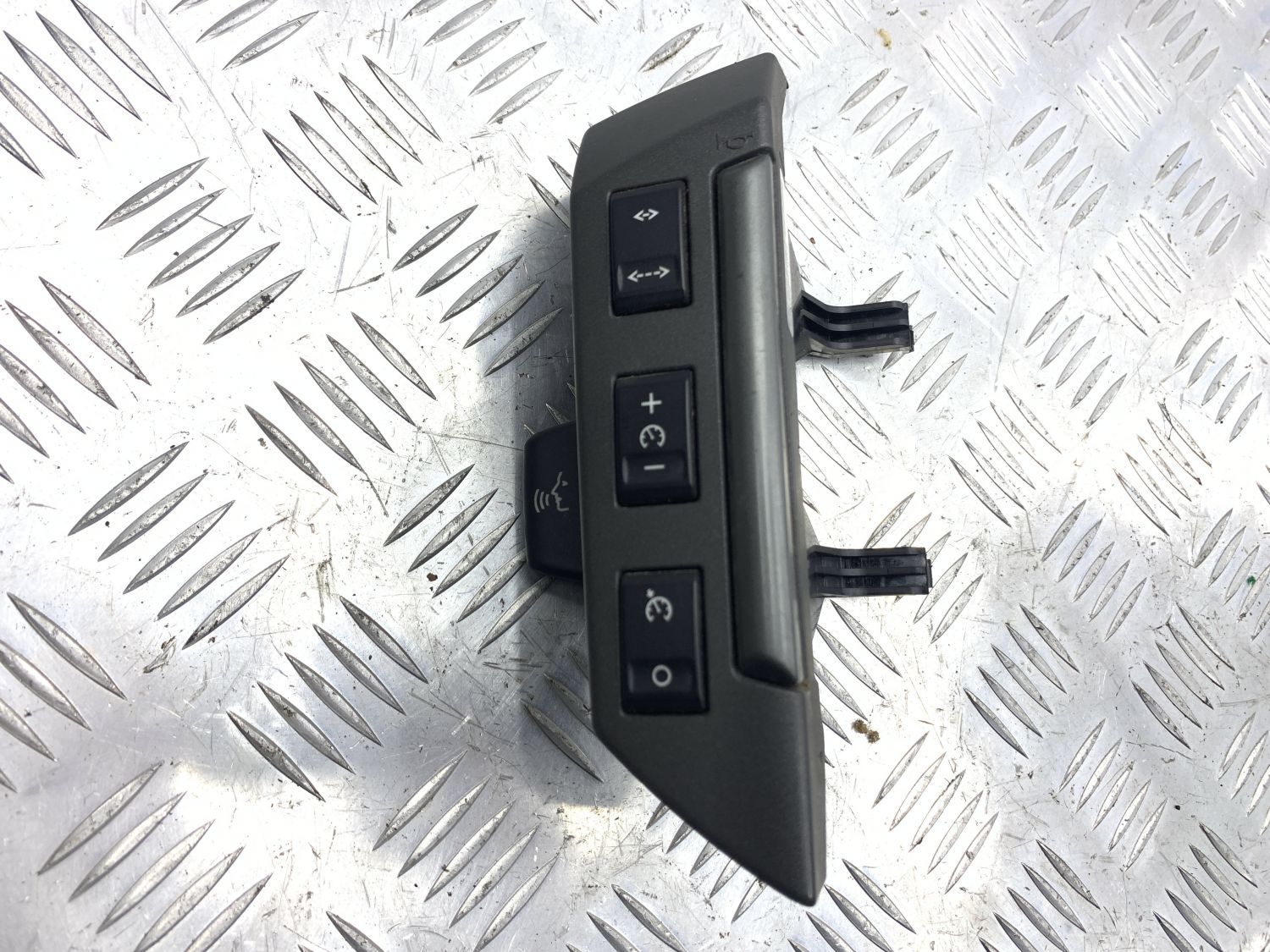 Кнопки руля левая сторона XPD500611WVH для Land Rover Range Rover Spor