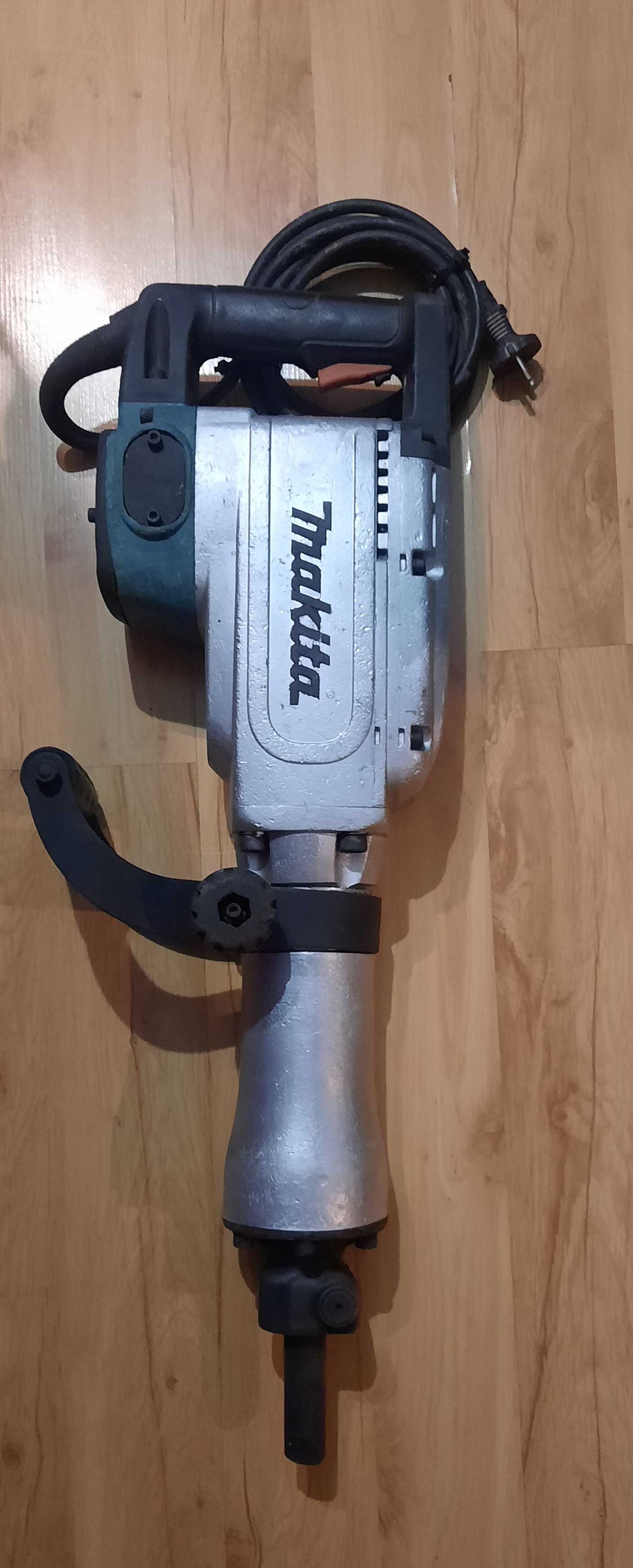 Mlot Makita HM1304