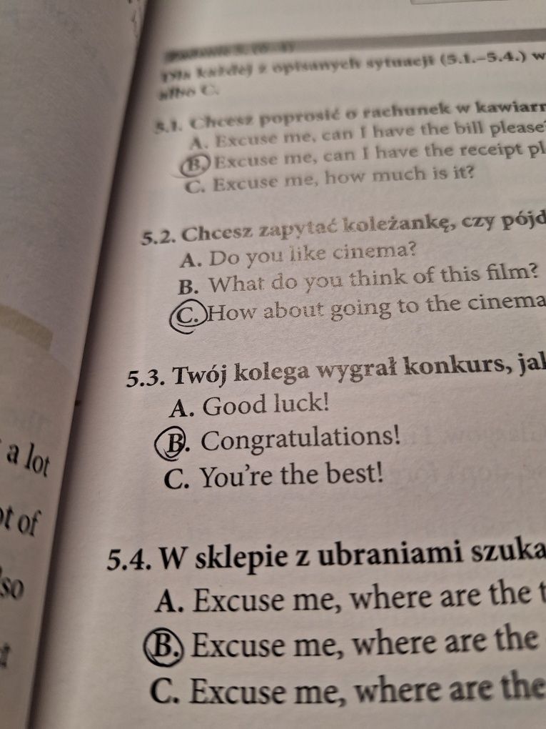Język angielski -arkusze Egzamin ósmoklasisty  w bardzo dobrym stanie