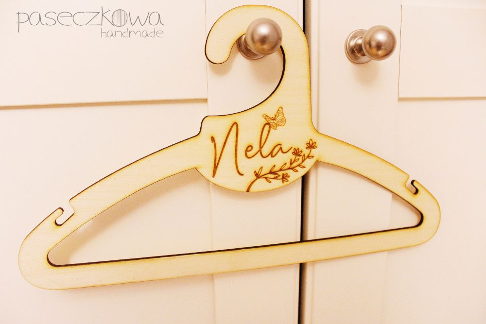 Drewniane wieszaki wieszak dla dziecka z IMIENIEM różne wzory/grawer