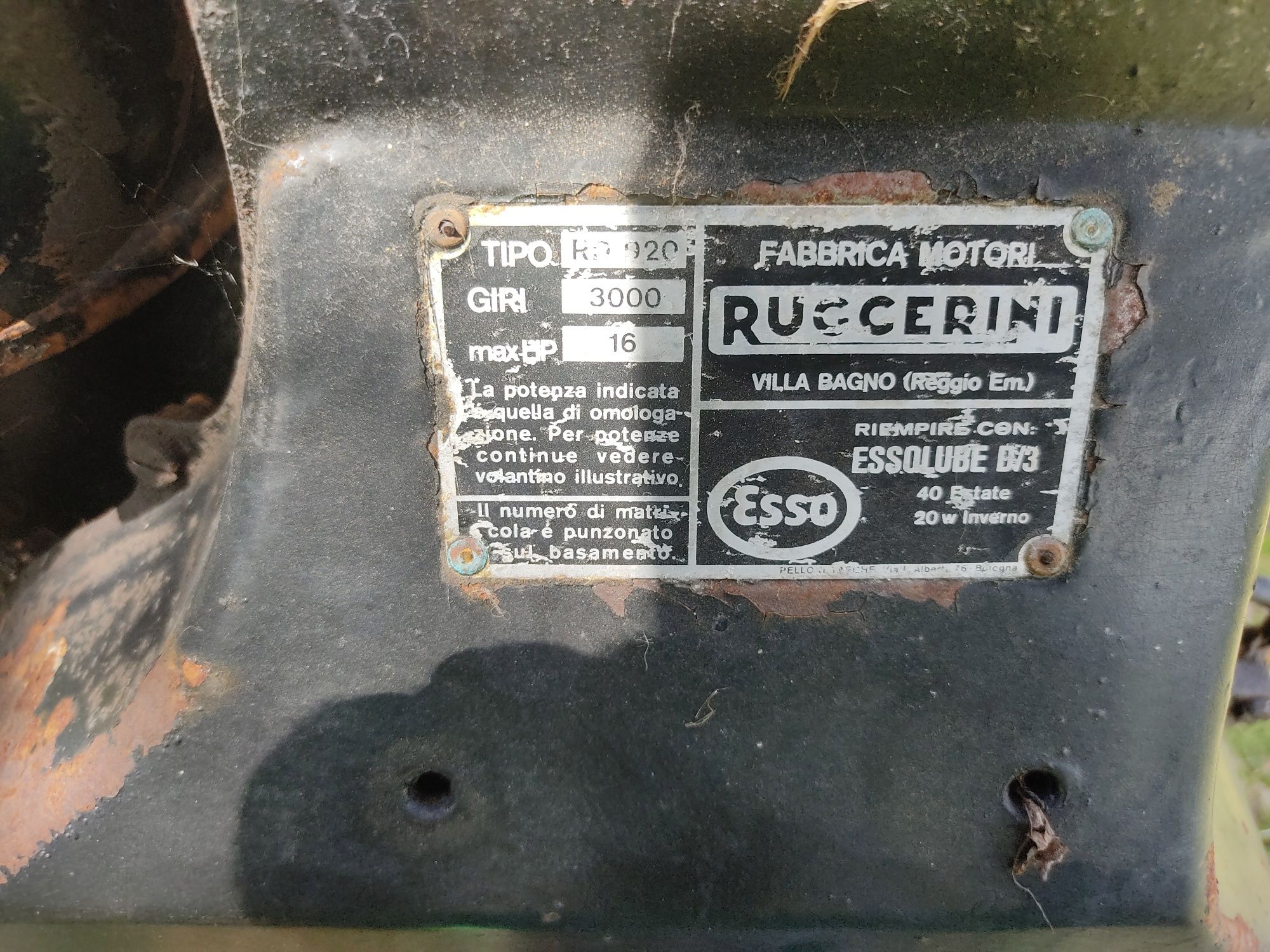 Motocultivador com reboque