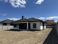 Сучасний будинок вул. Відродження