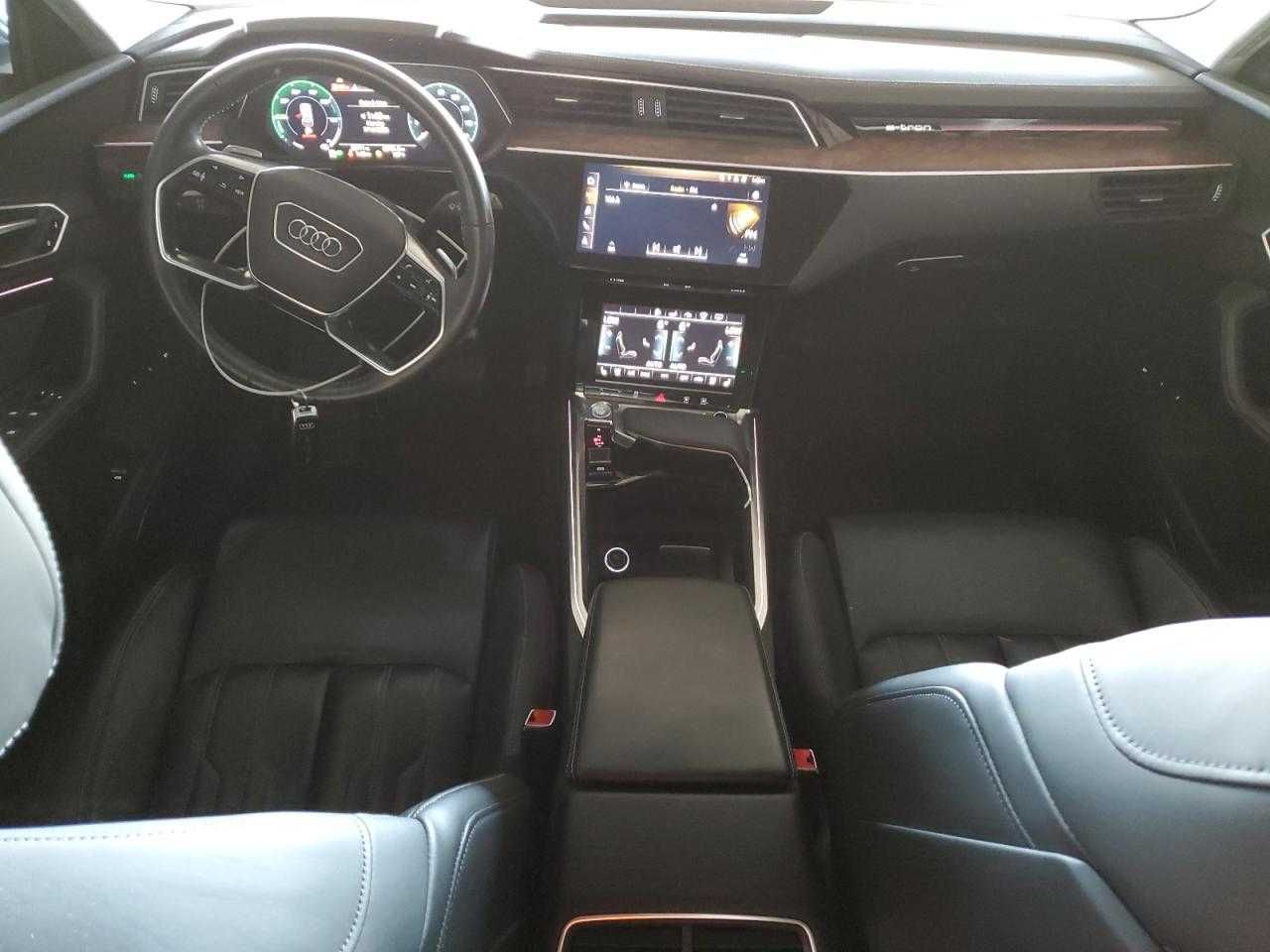 Audi E-Tron Prestige 2019)