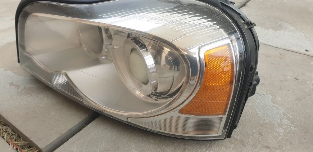 Lampa volvo xc90 bi xenon skrętny