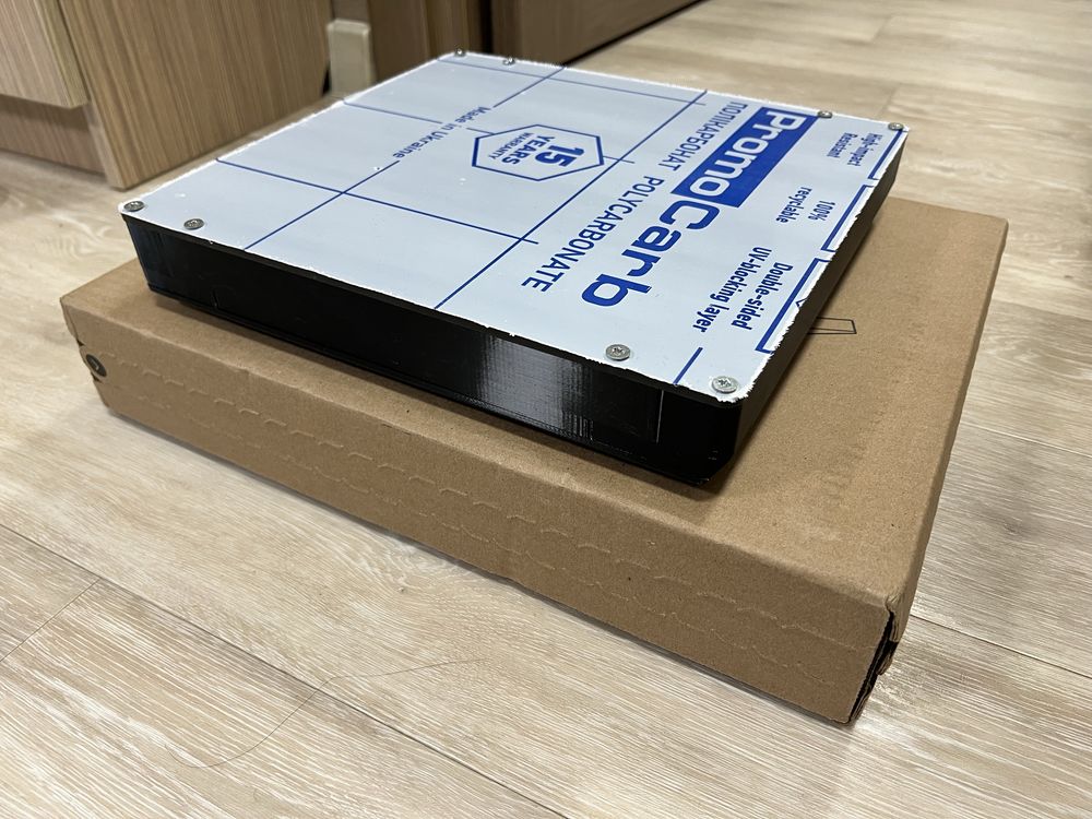Захисиний корпус Starlink Mini кріплення для авто. Автоверсія старлінк