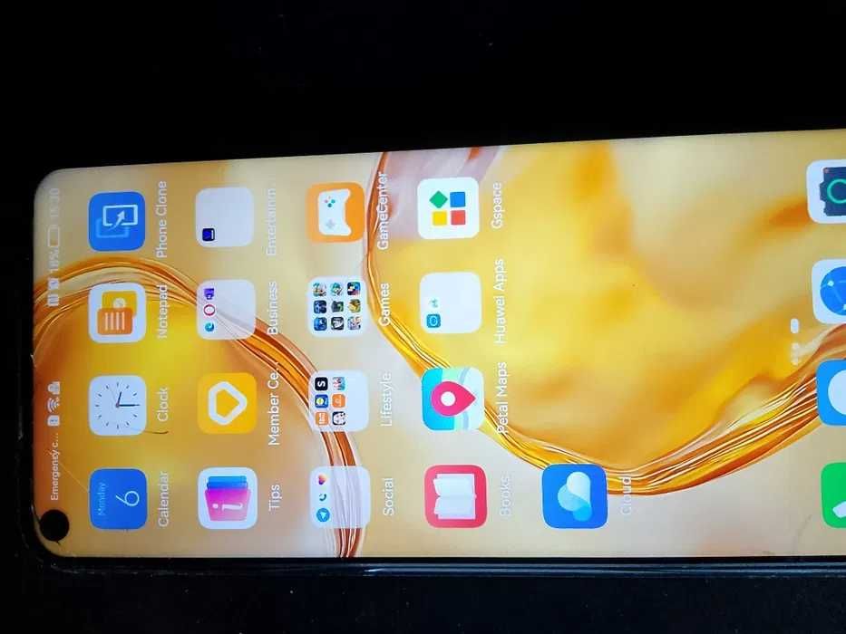 Продам Huawei P40 Lite