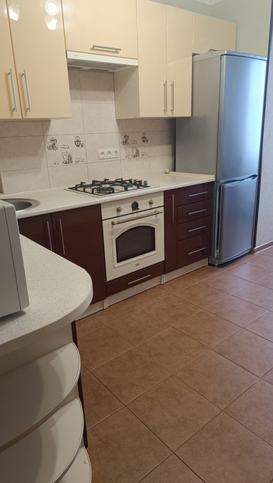 Здається 1кім.кв.з АГВ, ремонтом, меблями і технікою