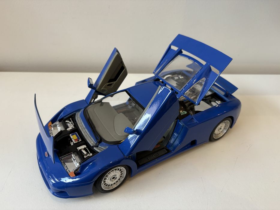Model Bugatti EB110 1:18 BBurago Burago (maisto welly)