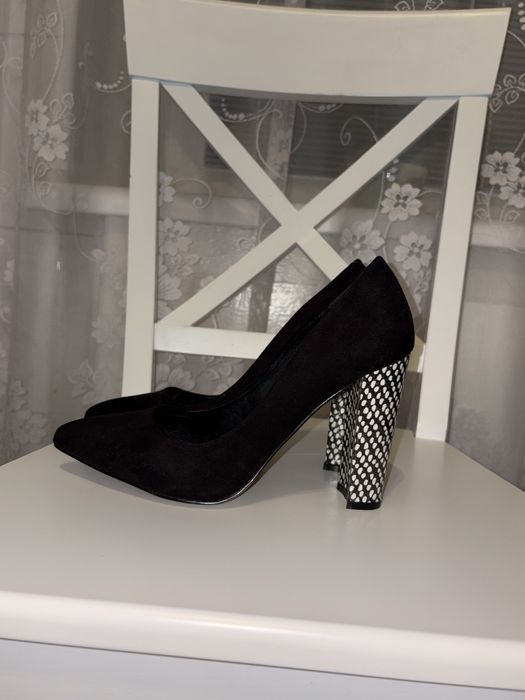 Жіночі туфлі замша чорні