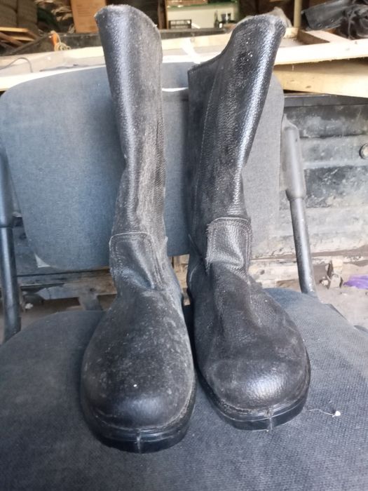 Взуття чоботи нове.
2.1А МАХ / USB-A Ouput