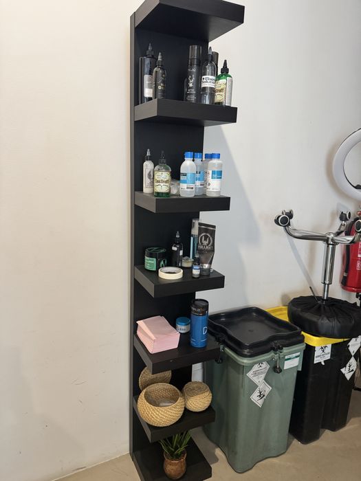 Estantes da marca Ikea