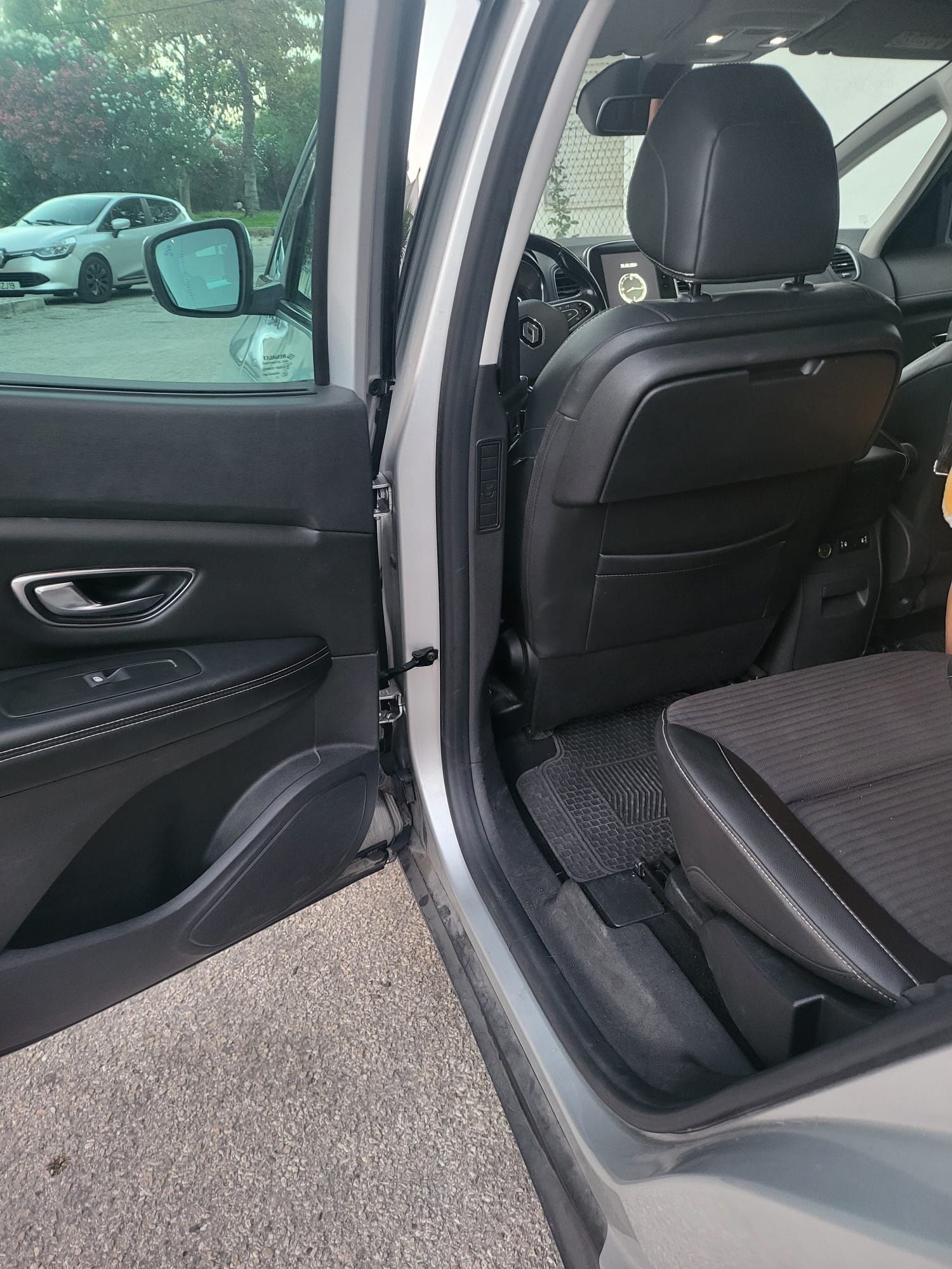 Vendo Carrinha Familiar
