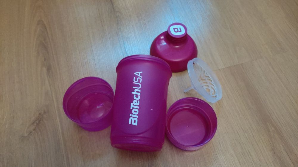 Шейкера Bio TechUSA Wave + Compact shaker 500ml container Magic Magent