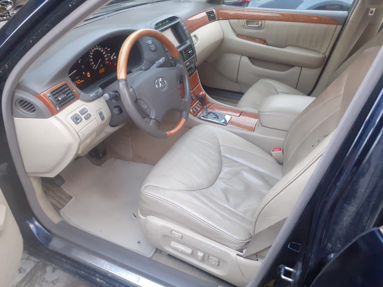 Części Lexus LS 430 zderzak,maska,lampy,fotele, ćwiartka, amortyzatory