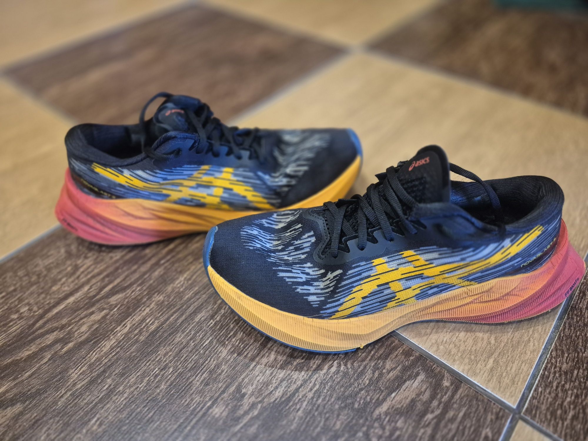 Asics novoblast 3