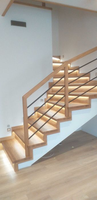 CYKLINOWANIE RZESZÓW, układanie parkietu, montaż schodów