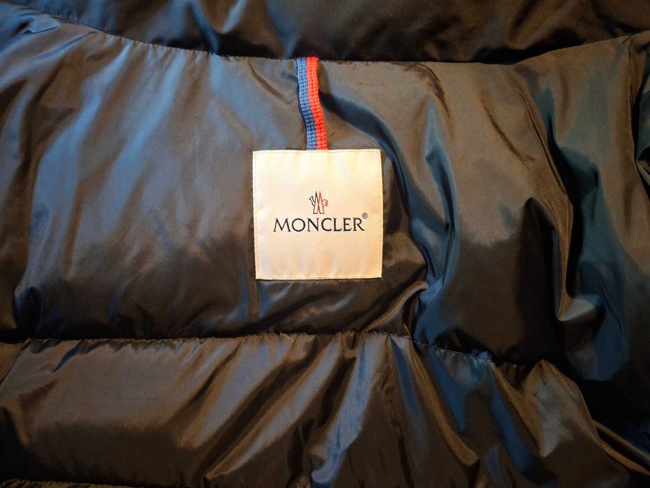 puchowa kurtka MONCLER rozmiar 3