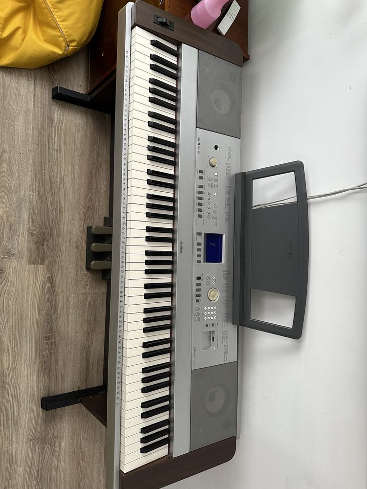 Продам синтезатор Yamaha DGX 640 Portable Grand