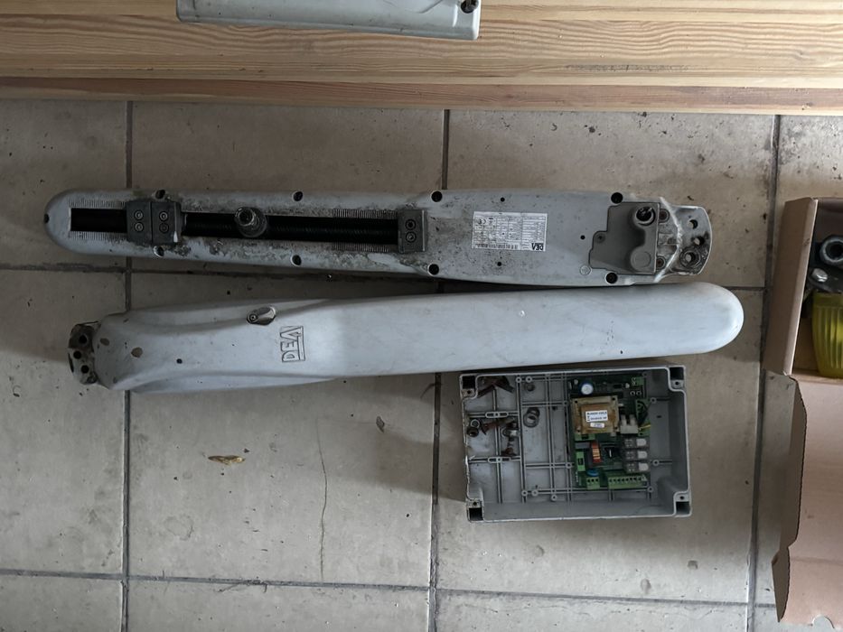 Napęd bramy Dea 212e