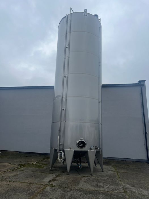 Zbiornik 100000  pionowy mieszadło 85000 litrów kwasoodporny