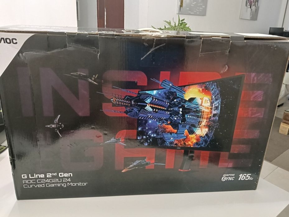 Monitor AOC 24 LCD Display danificado