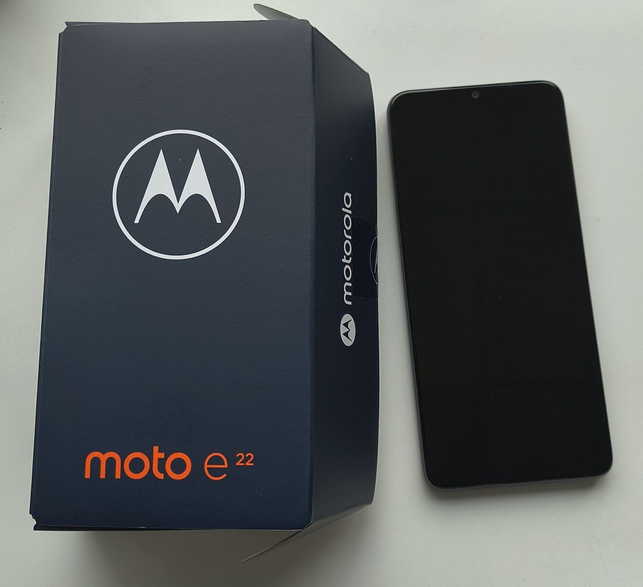 Motorola e22 jak nowa
